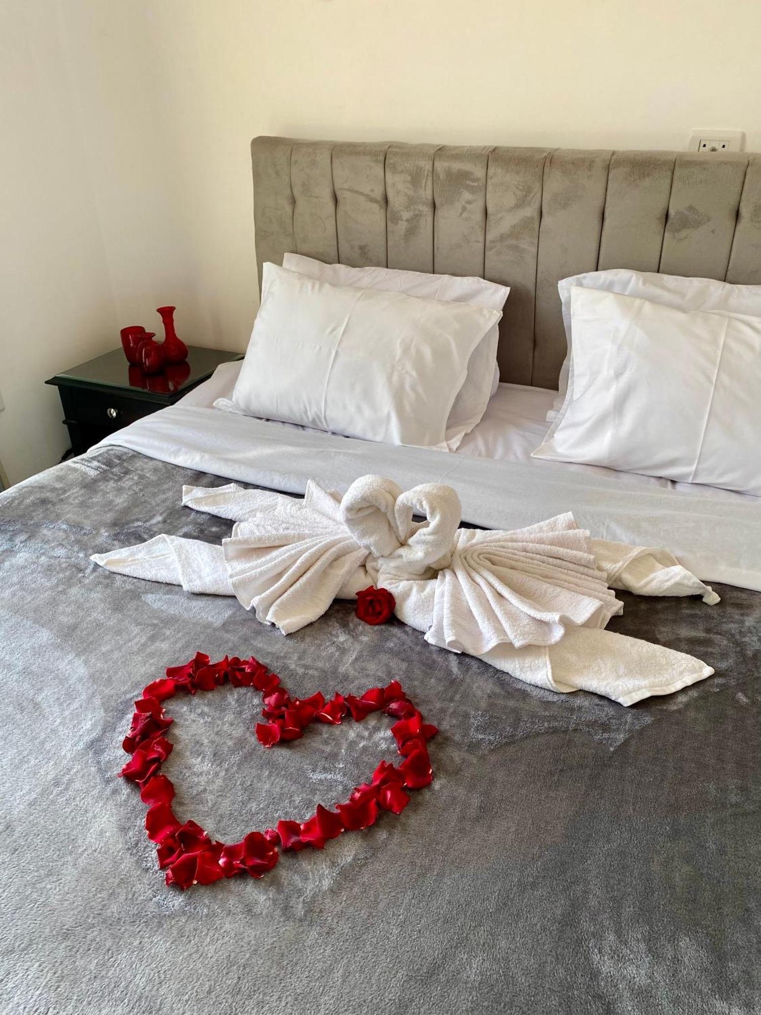 K Boutique Hotel Medspa-Pyramids & Grand Egyptian Museum Ghatati Eksteriør bilde